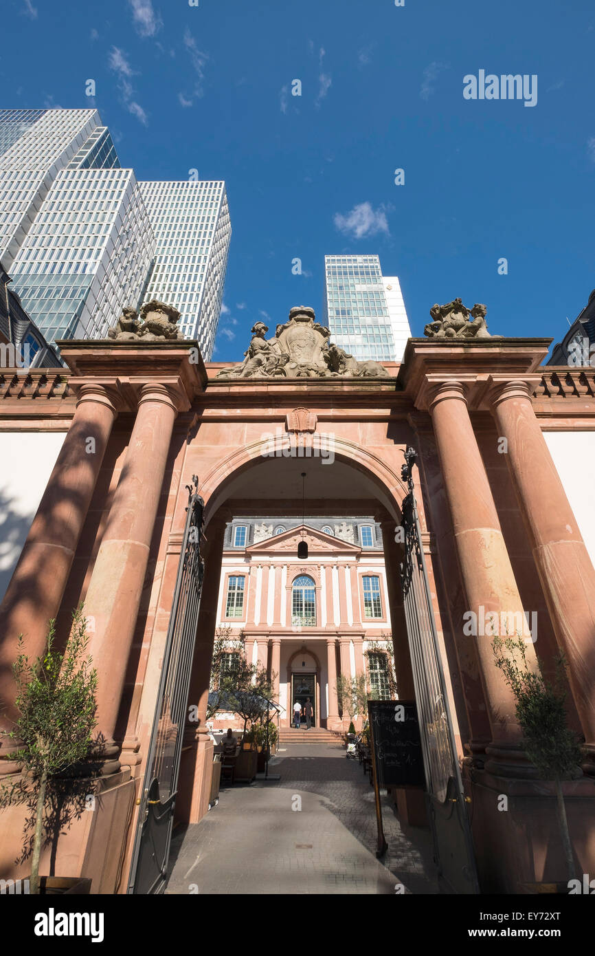 Palais Thurn und Taxis, le Nextower derrière, centre-ville, Frankfurt am Main, Hesse, Allemagne Banque D'Images