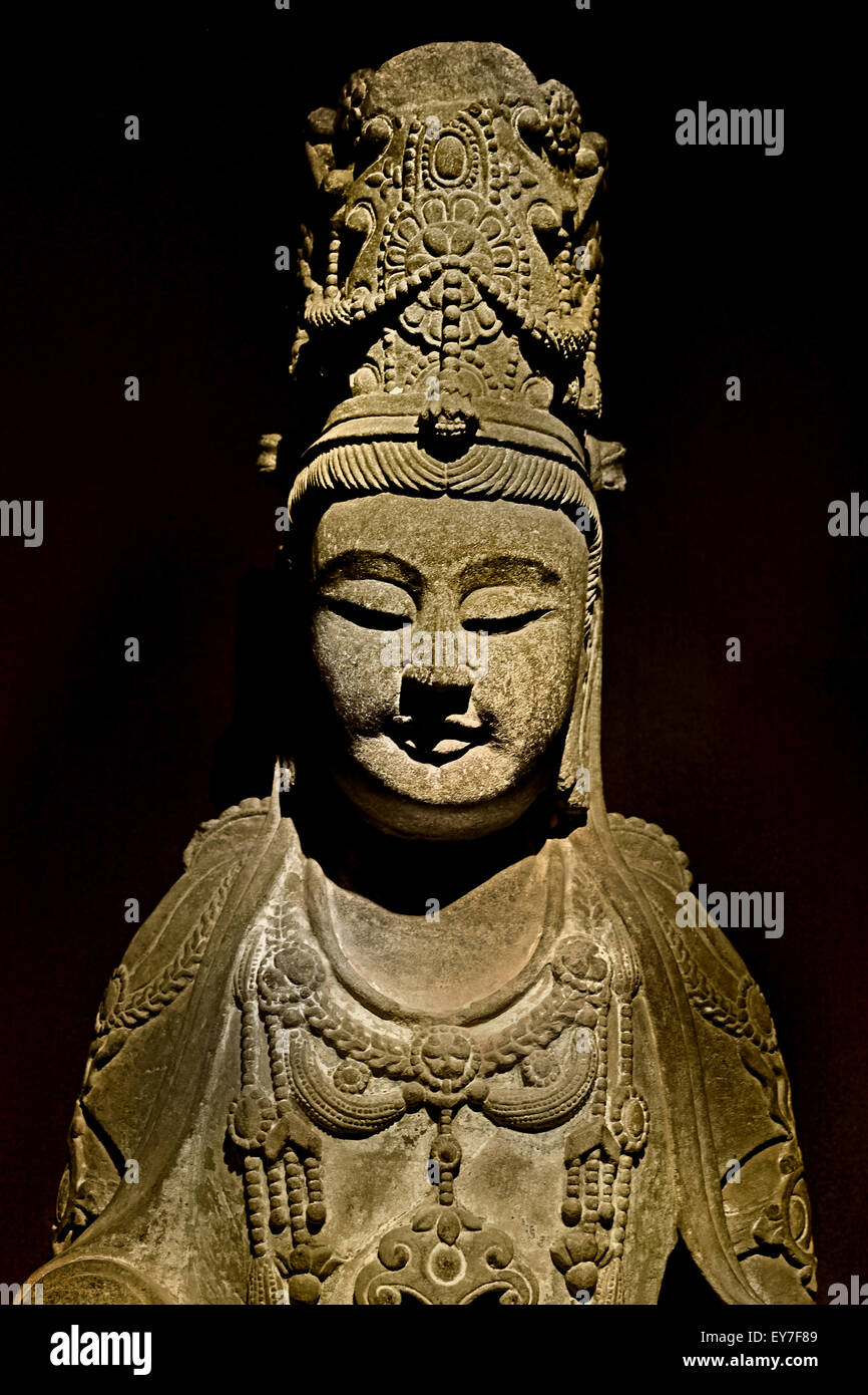 Pierre Bodhisattva Avalokitesvara ad Dynastie Sui (581 - 618 ) Musée de Shanghai ( Chine art chinois ancien est un bodhisattva Avalokiteśvara qui incarne la compassion de tous les Bouddhas ) Banque D'Images
