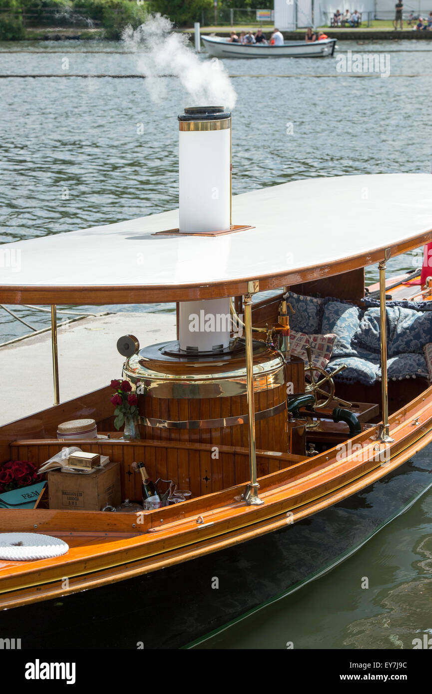 1954 Lancement de la vapeur 'Firebird' au Thames Festival de bateaux traditionnels, prés de Fawley, Henley on Thames, Oxfordshire, Angleterre Banque D'Images