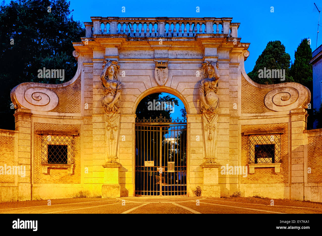 Entrée principale de la Villa Celimontana, Rome Italie Banque D'Images
