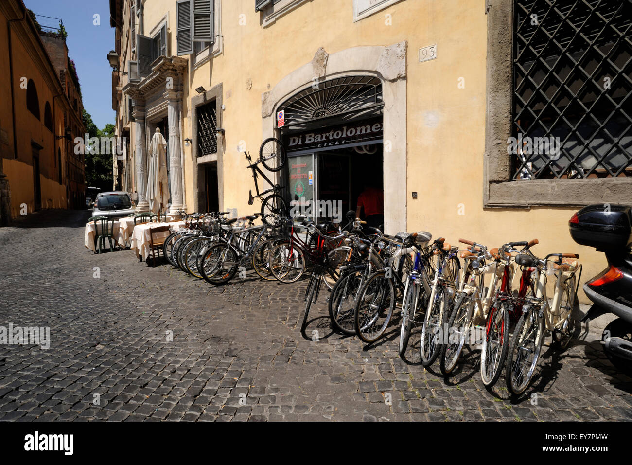 Italie, Rome, centre historique, magasin de vélos Banque D'Images
