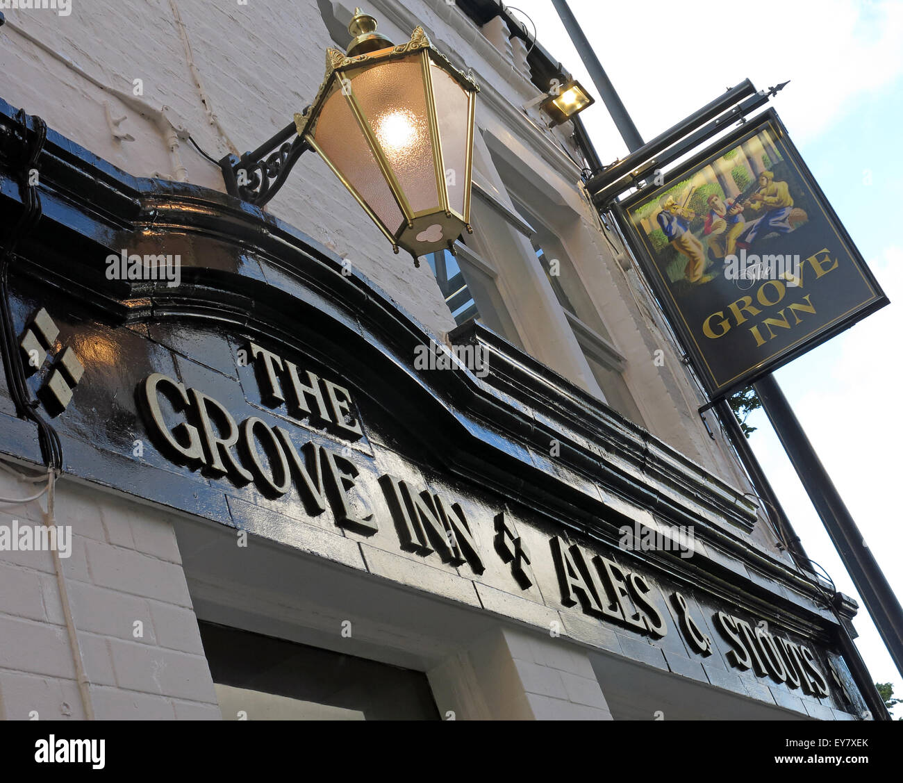 Grove Inn Pub, à l'arrière, de Leeds, West Yorkshire, Angleterre, Royaume-Uni - Looking up Banque D'Images