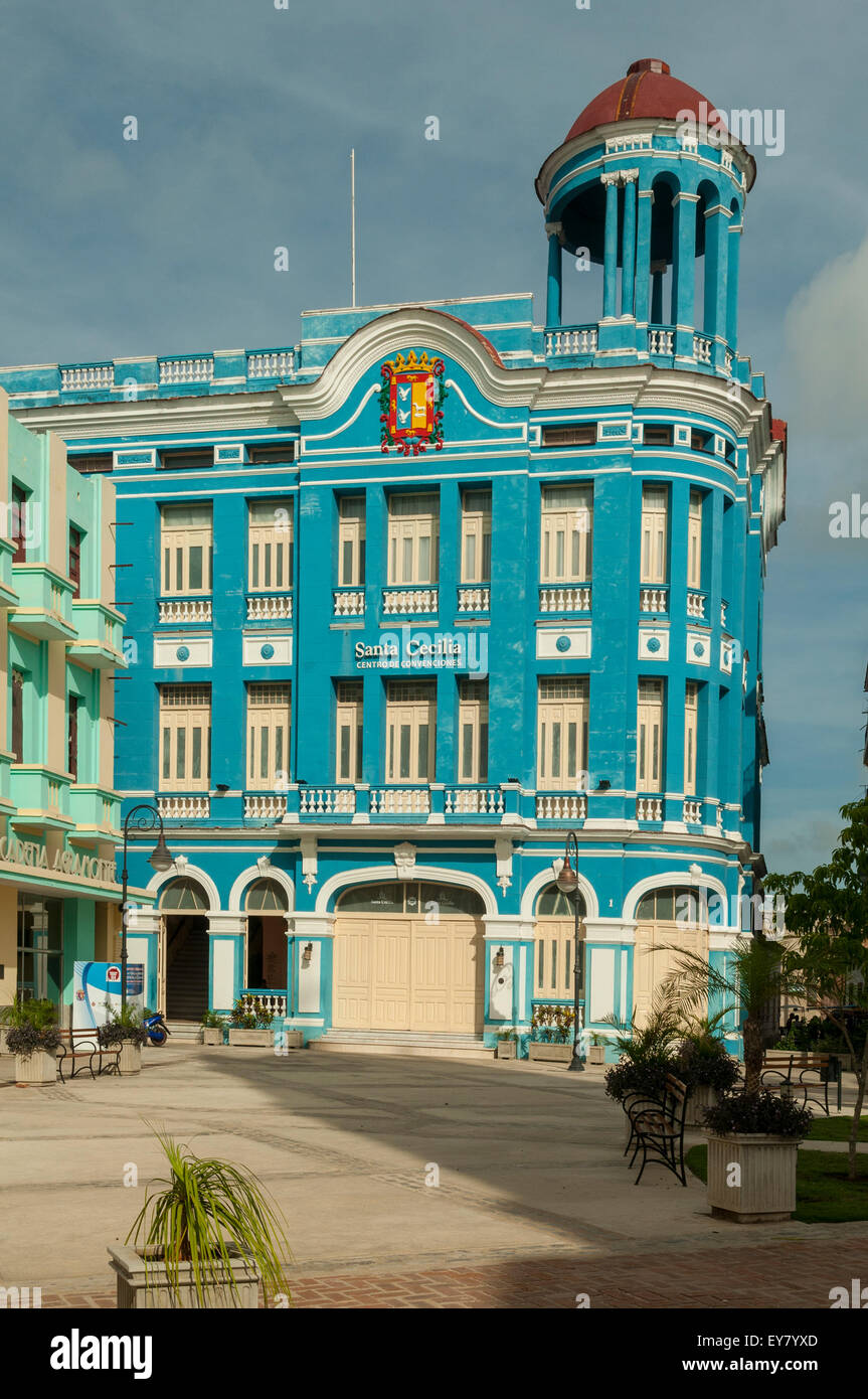 Santa Cecilia s'appuyant sur la Plaza de los Trabajadores, Camaguey, Cuba Banque D'Images