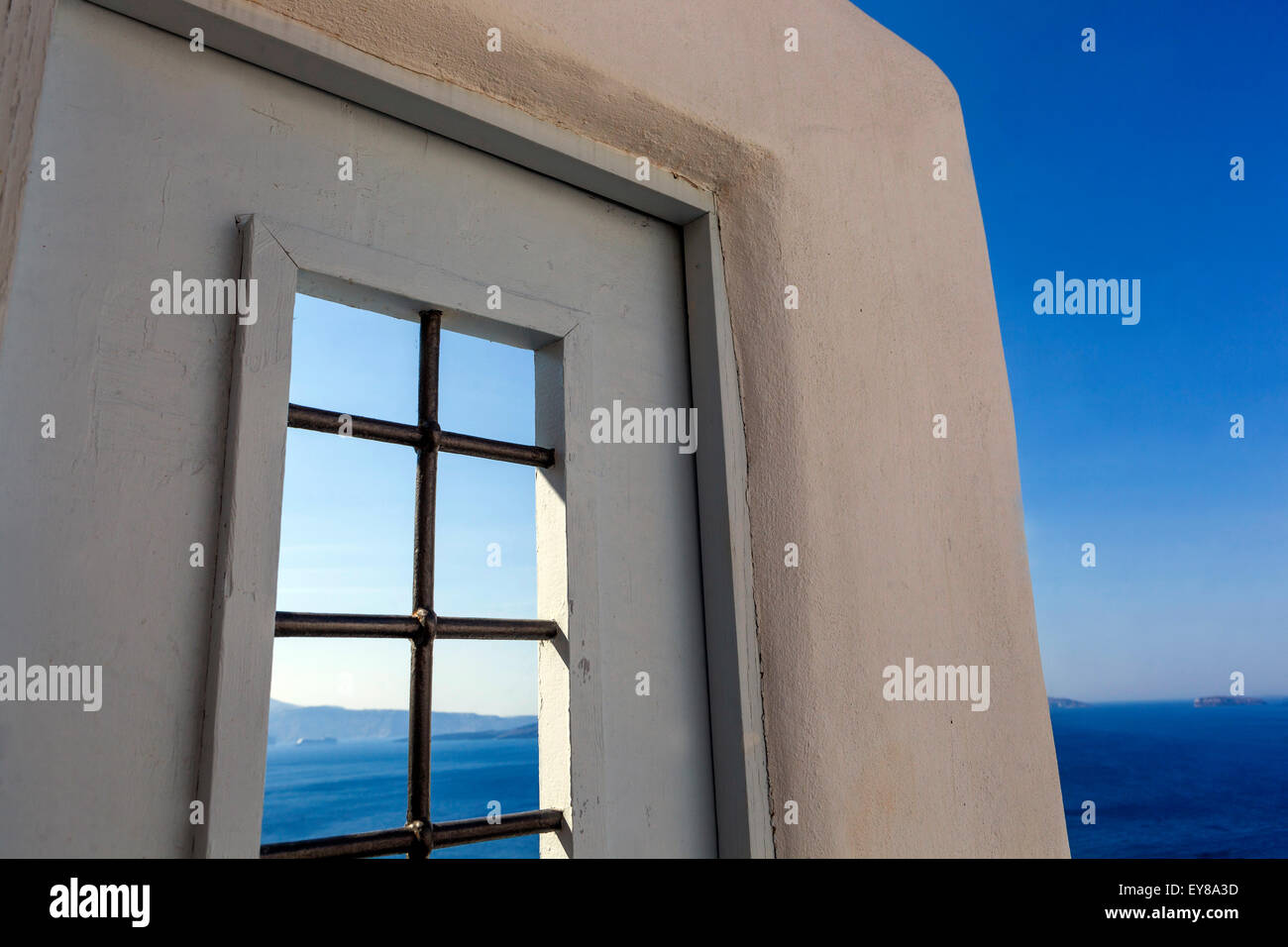 Terrasse fenêtre, Santorini, Cyclades, Grèce fenêtre Europe Banque D'Images