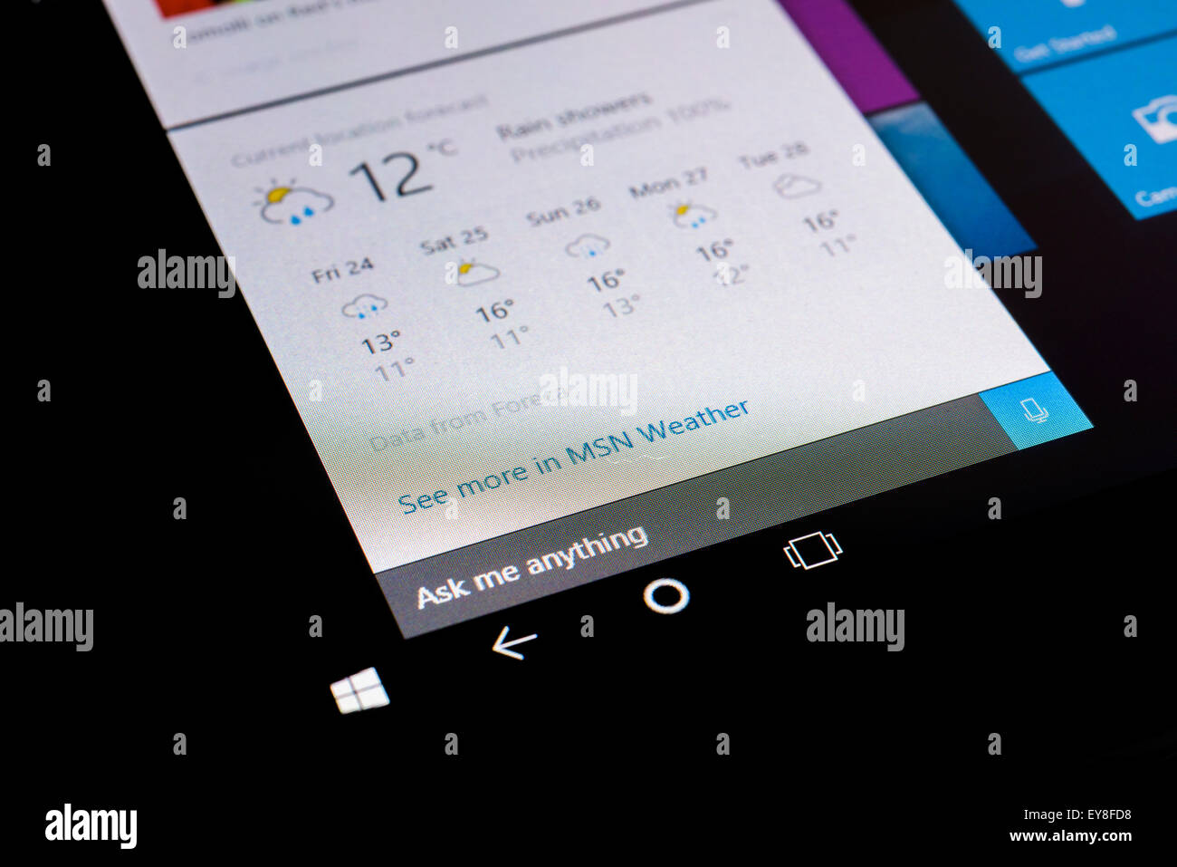 Cortana recherchez sous dans Microsoft Windows 10 Système d'exploitation sur un écran tactile Tablet. Banque D'Images