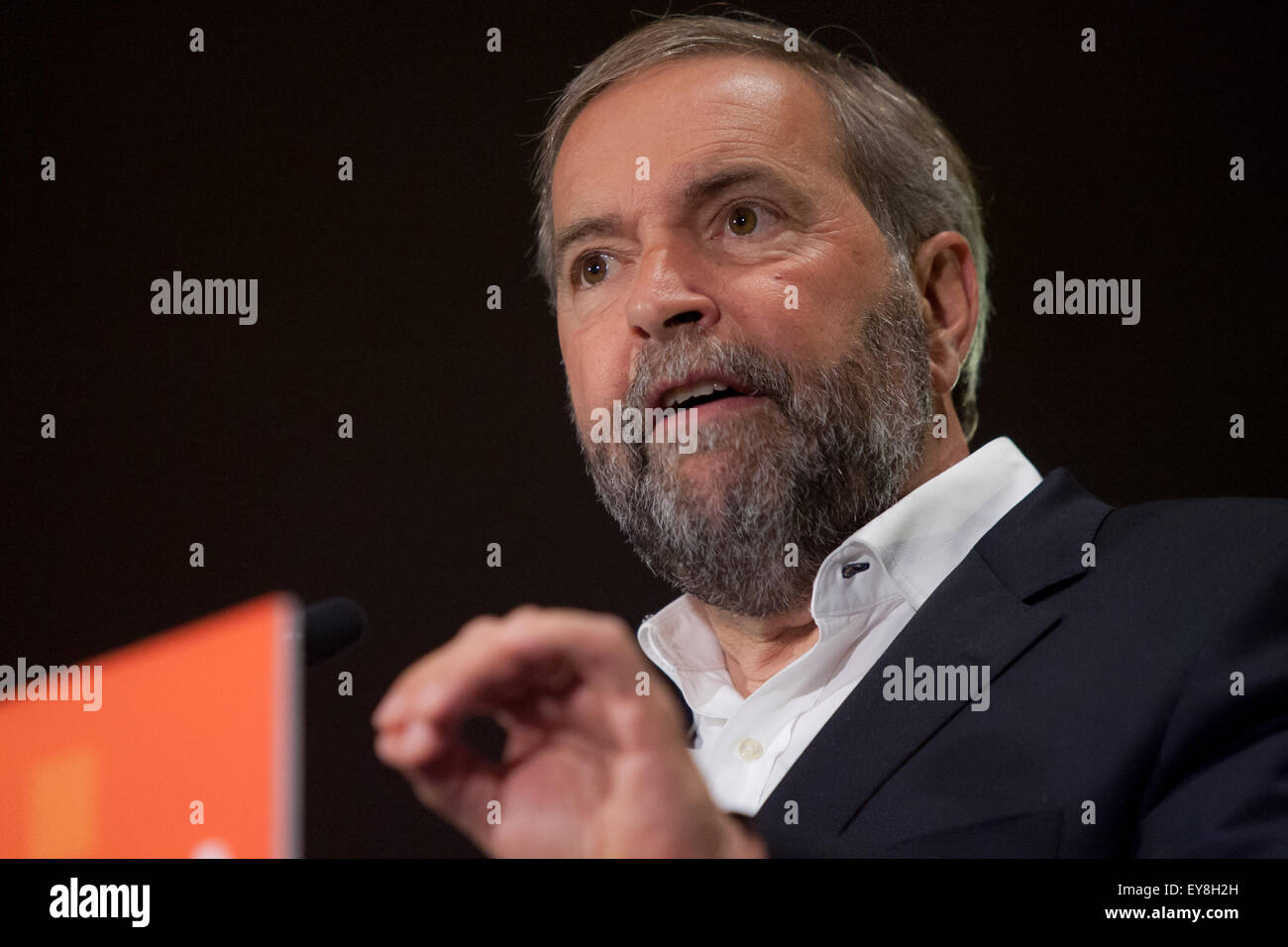 London, Ontario, Canada. 23 juillet, 2015. Thomas Mulcair, chef de l'opposition et le nouveau cadre démocratique du Canada livre un discours pré-électoral à un rassemblement tenu à London, au Canada. Au moment où le discours a été donné, son parti a tenu une légère avance sur le Parti conservateur du Canada, dirigé par l'actuel Premier ministre Stephen Harper. Credit : Mark Spowart/Alamy Live News Banque D'Images