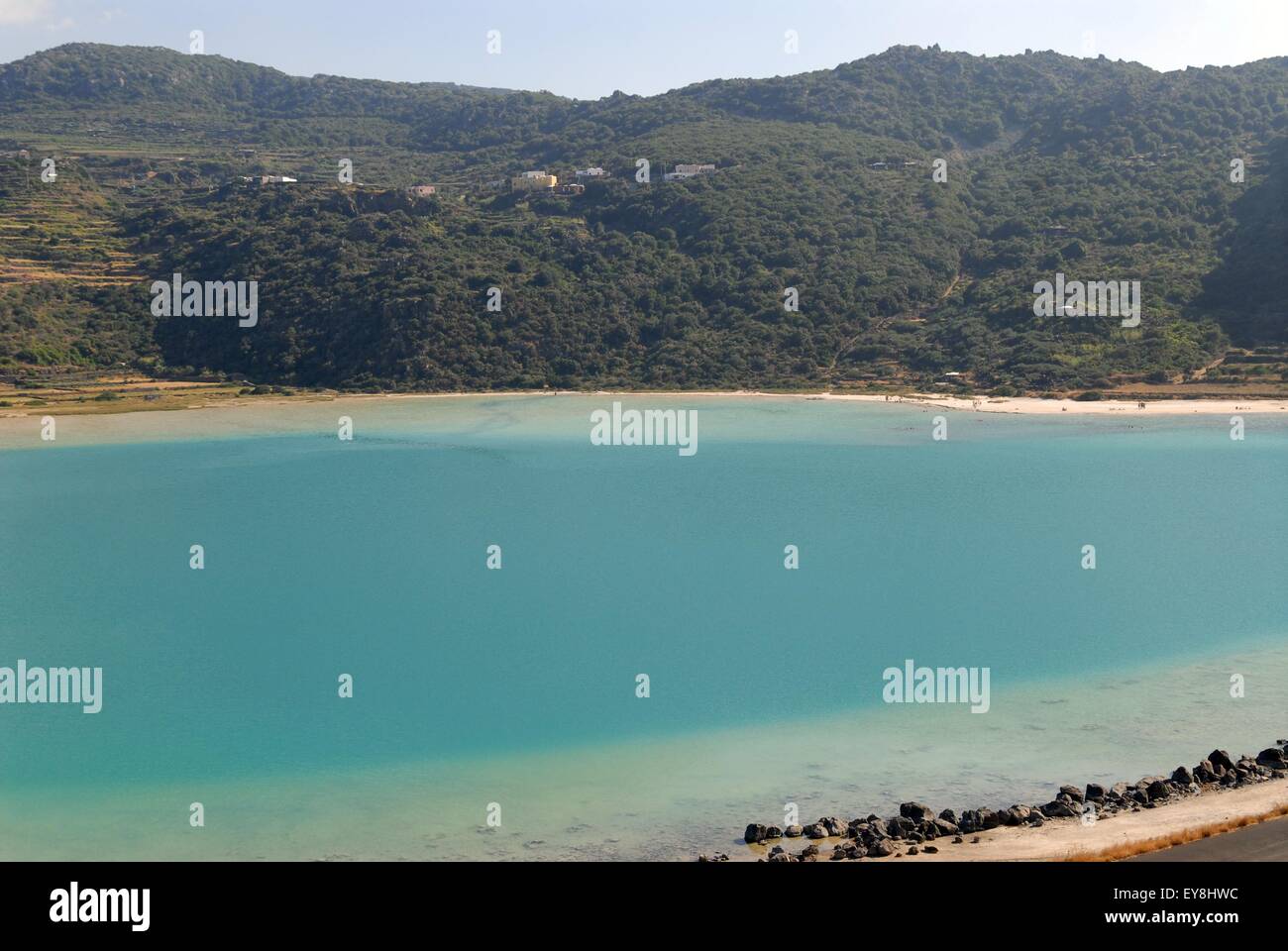 Île de Pantelleria (Sicile, Italie), le lac Miroir de Vénus, le lac volcanique avec bains de boue thermale Banque D'Images