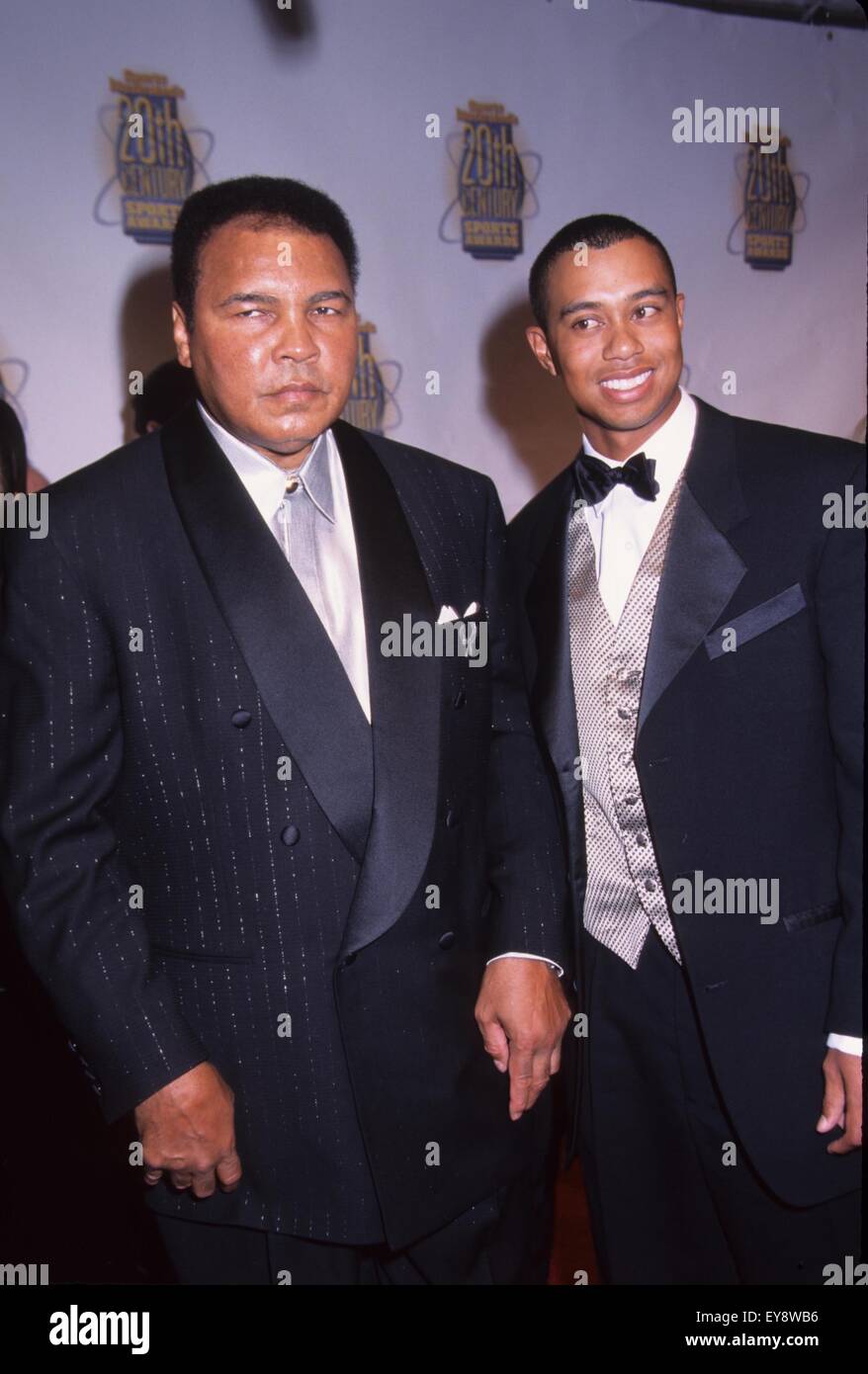 TIGER WOODS avec Muhammad Ali à Sports Illustrated Sports Awards au 20e siècle, New York 1999 MSG.k17387kj. (Crédit Image : © Kelly Jordan/Globe Photos via Zuma Zuma via fil Wire) Banque D'Images