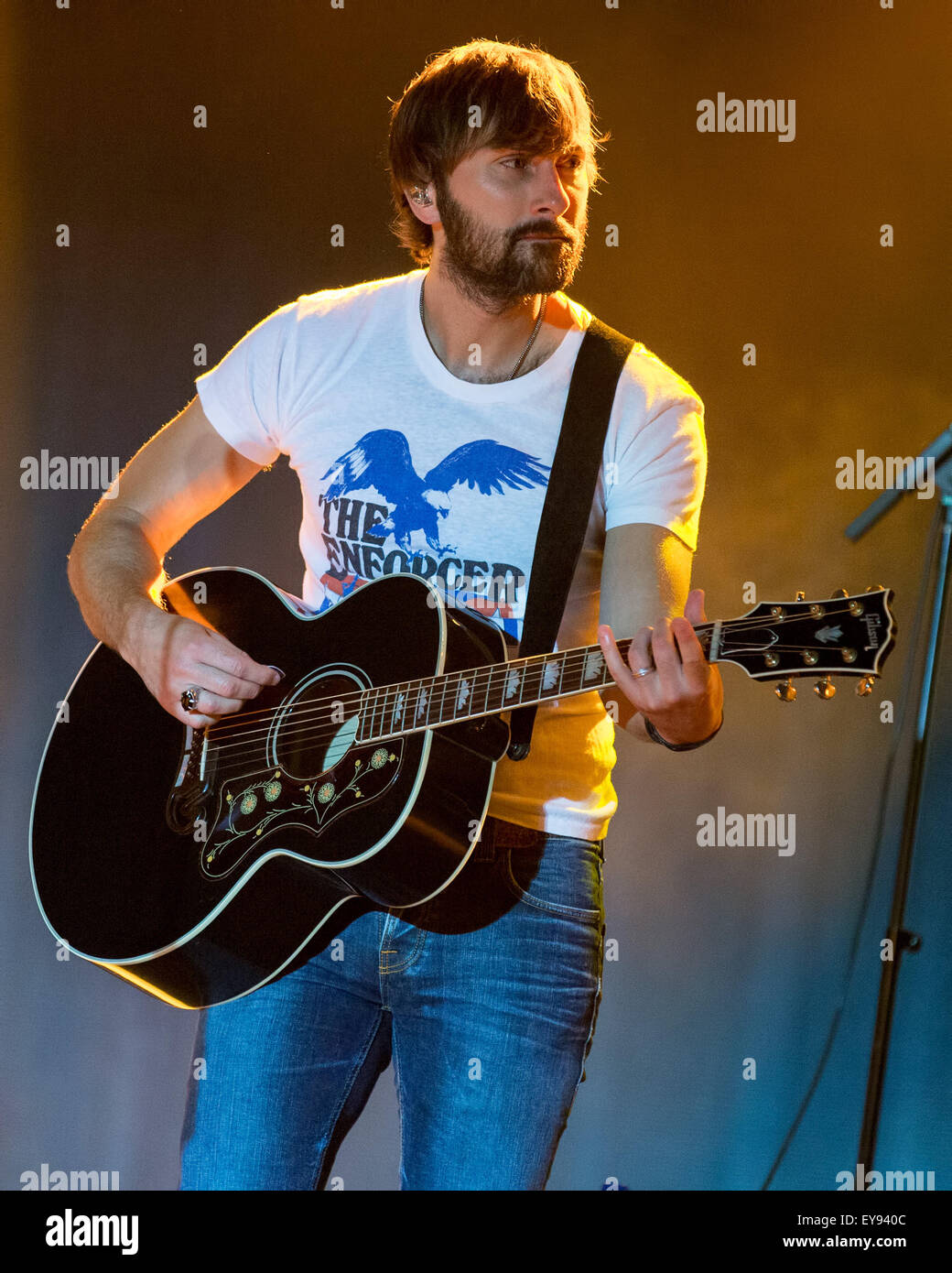 Eau Claire, Wisconsin, USA. 23 juillet, 2015. Musicien Country DAVE HAYWOOD de Lady Antebellum effectue en direct à la confiture Pays USA music festival à Eau Claire, Wisconsin (crédit Image : © Daniel DeSlover via Zuma sur le fil) Banque D'Images
