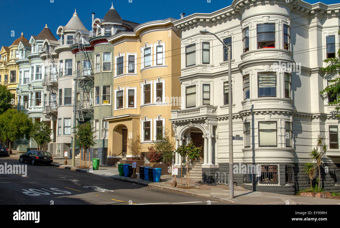 Belle arcitéture victorienne sur une rue de San Francisco certaines avec tourelles, San Francisco Street , Californie , USA Banque D'Images