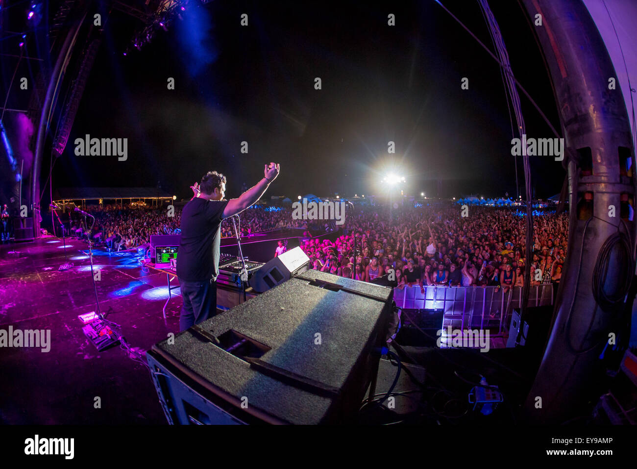 Brooklyn, Michigan, USA. 19 juillet, 2015. DEE JAY effectue d'argent au Festival de 2015 chevaux plus rapides au Michigan International Speedway à Brooklyn, MI, le 19 juillet 2015 (Crédit Image : © Marc Nader via Zuma sur le fil) Banque D'Images