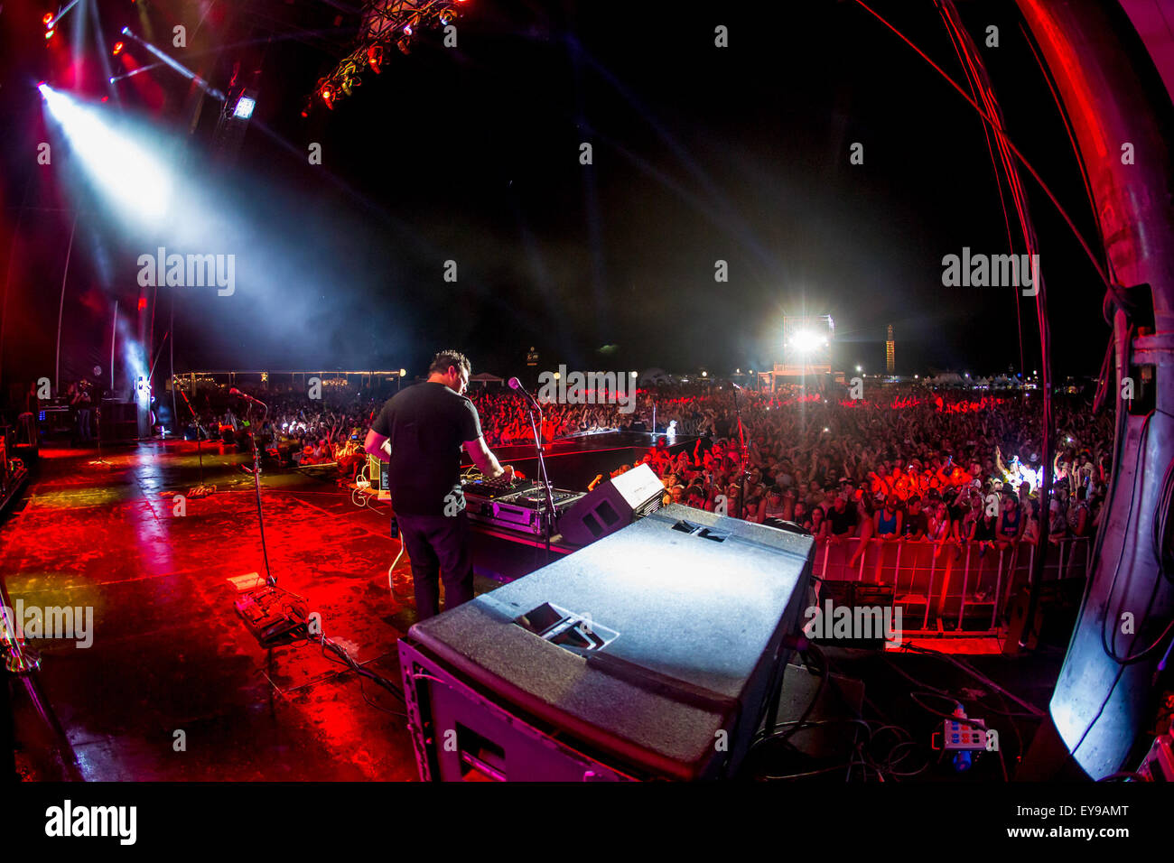 Brooklyn, Michigan, USA. 19 juillet, 2015. DEE JAY effectue d'argent au Festival de 2015 chevaux plus rapides au Michigan International Speedway à Brooklyn, MI, le 19 juillet 2015 (Crédit Image : © Marc Nader via Zuma sur le fil) Banque D'Images