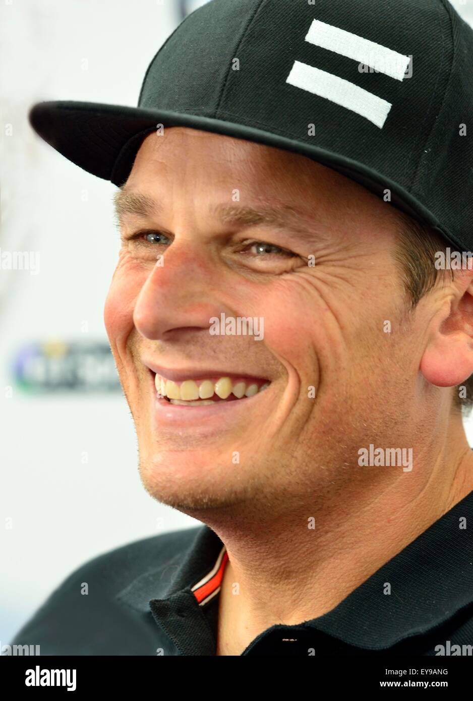 Portsmouth, Hampshire, UK - 23 juillet 2015 Conférence de presse des skippers du six équipes qui prennent part à la Louis Vuitton America's Cup World Series Portsmouth racing. Dean Barker ( soft , l'équipe de la Banque de crédit du Japon : Gary Blake /Alamy Live News Banque D'Images