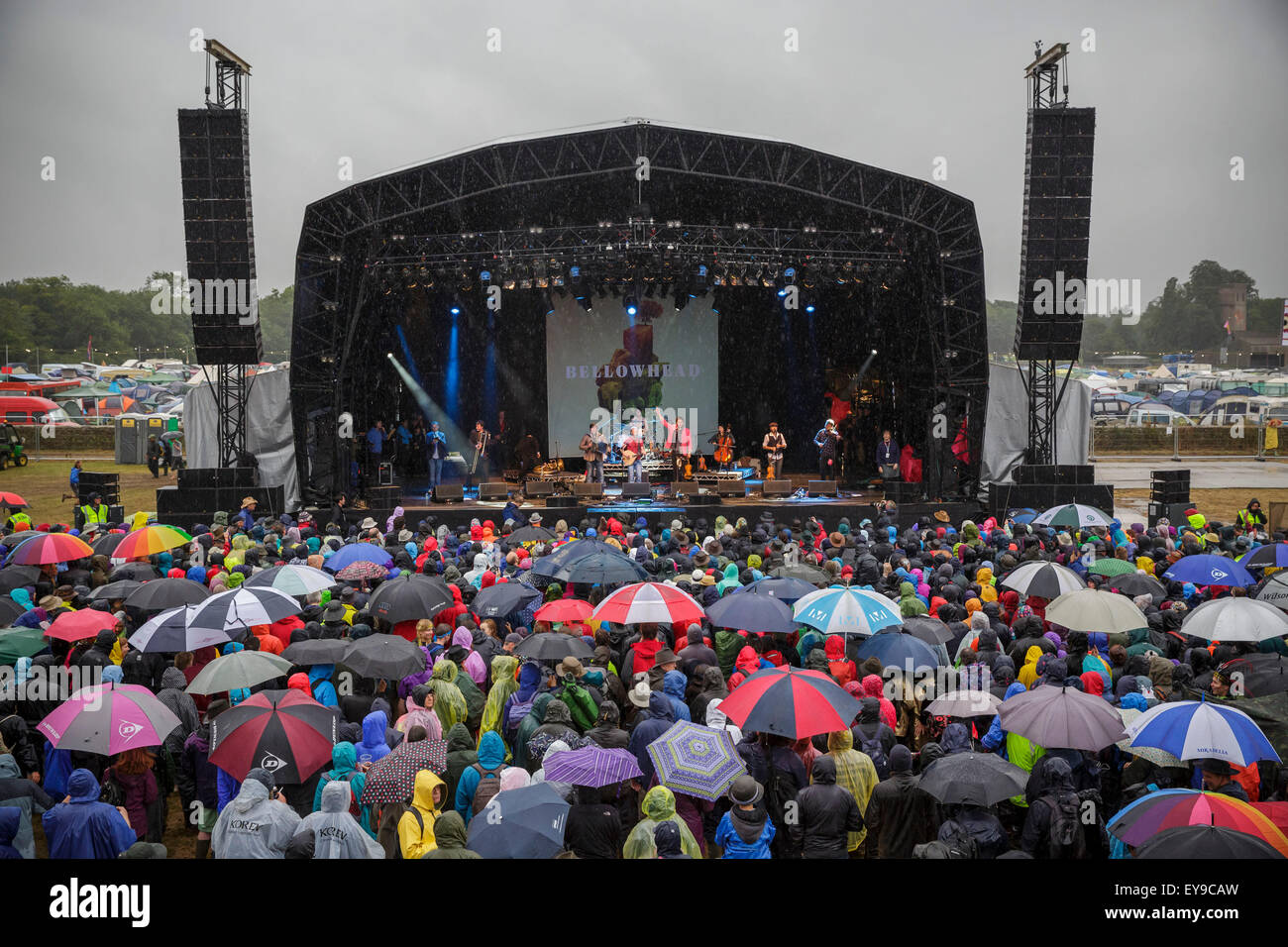 Festival WOMAD, Charlton Park, Wiltshire, Royaume-Uni. 24 juillet, 2015. Effectuer sur le chorégraphiques *stade en plein air au festival WOMAD tenue dans Charlton Park. 24 juillet 2015. Crédit : Adam Gasson/Alamy Live News Banque D'Images