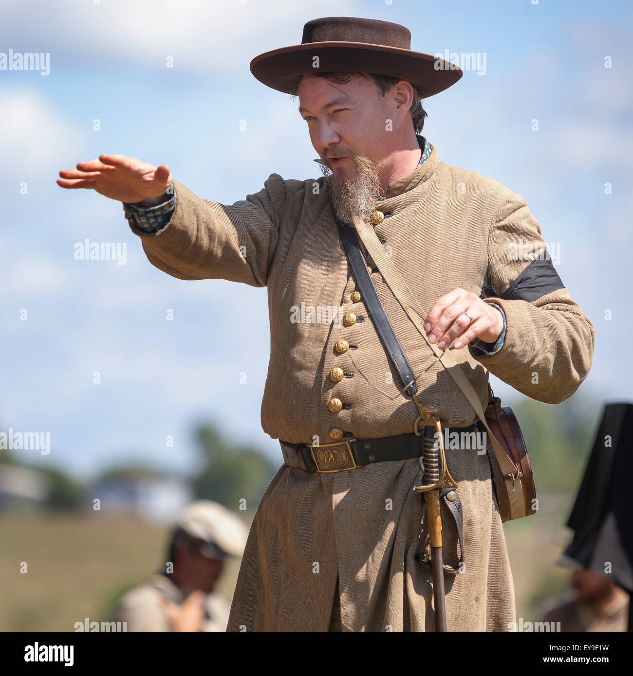 American Civil War confederate la reconstitution médiévale s'adressant à un groupe de personnes ; Munfordville, Kentucky, États-Unis d'Amérique Banque D'Images