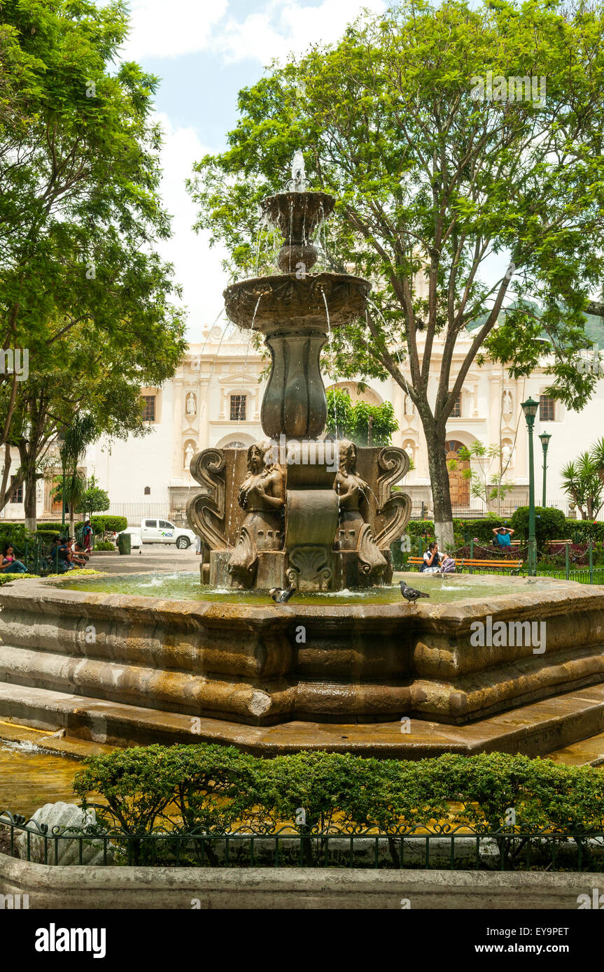 Fontaine Mermaid, Parque Central, Antigua, Guatemala Banque D'Images