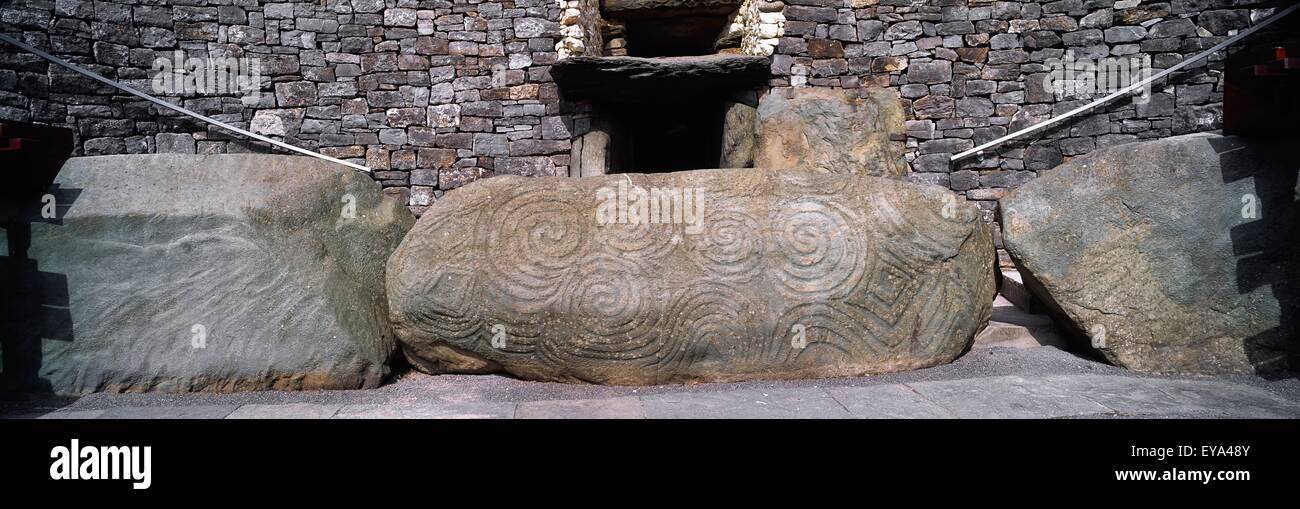 Brú na Bóinne, Newgrange, complexes Co Meath, Irlande ; la pierre d'entrée Banque D'Images