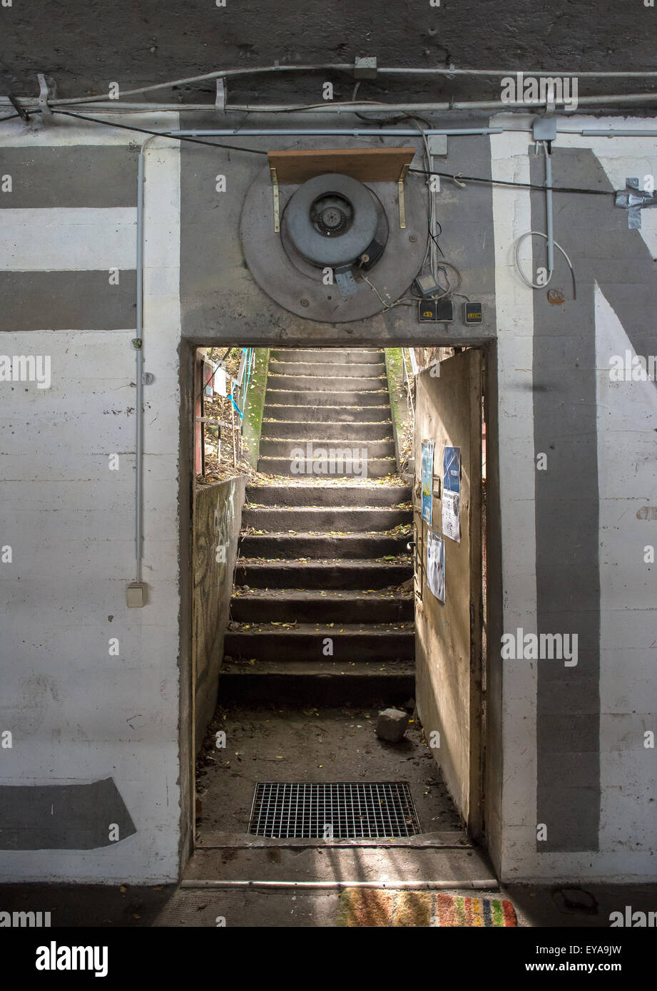 Berlin, Allemagne, vue de l'ancien navire des bunkers de troupes à la frontière de la RDA Banque D'Images