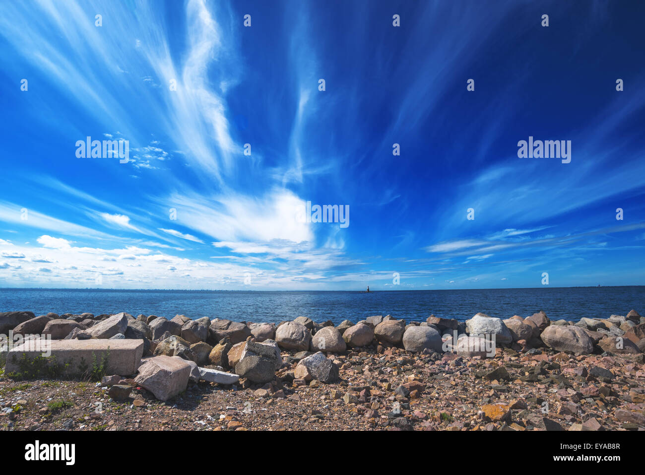 Rocky Seashore, zones côtières en été Banque Vacation Resort Banque D'Images