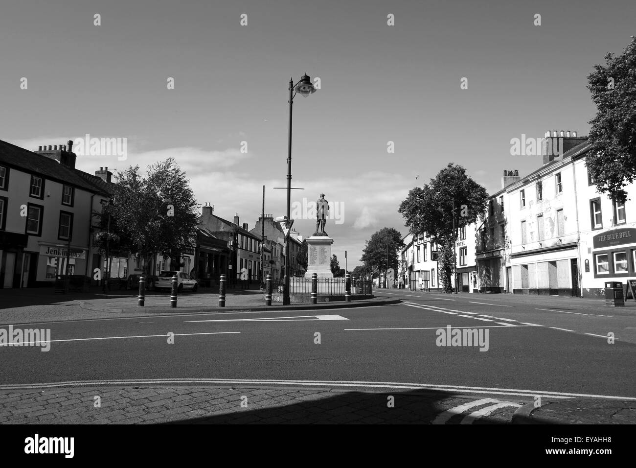 Egremont, Main Street West Cumbria en noir et blanc du Nord canadien english town Banque D'Images