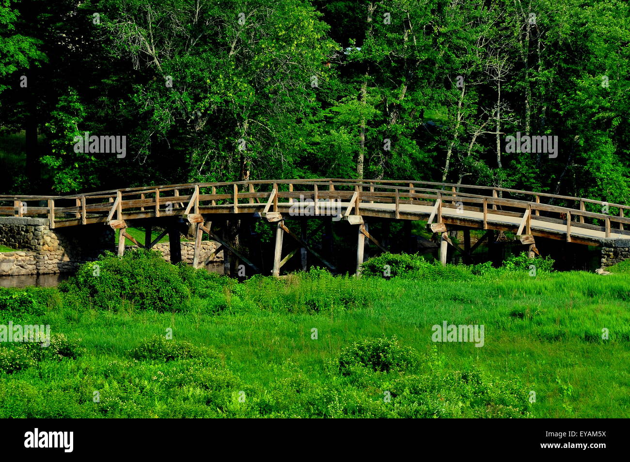 Concord, Massachusetts : La vieille Amérique du pont sur la rivière Sudbury, site de la première bataille de la guerre d'Indépendance Banque D'Images