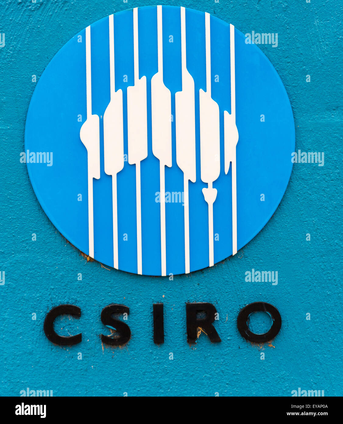 Logo du CSIRO Australie symbole bleu blanc et noir à la station radar de Canberra Banque D'Images