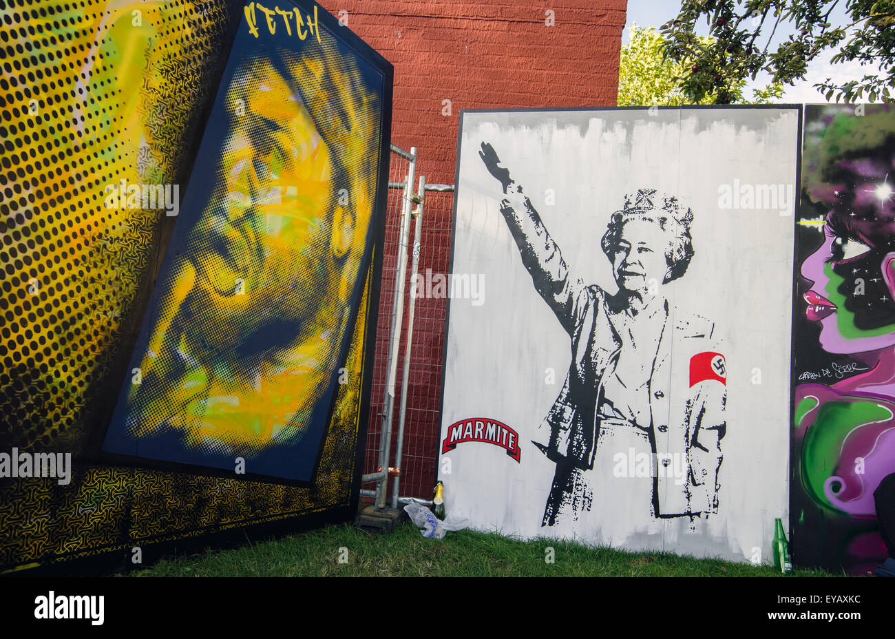 La reine Elizabeth's salut nazi à Upfest graffiti 2015, le plus important d'Europe, gratuitement, street art & graffiti festival à Bristol. Banque D'Images