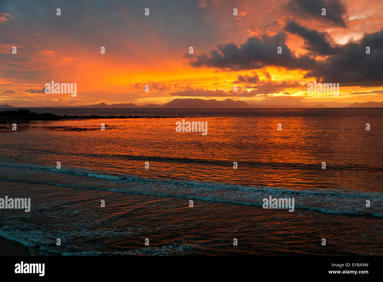 Coucher de soleil sur False Bay, Cape Town Afrique du Sud Banque D'Images