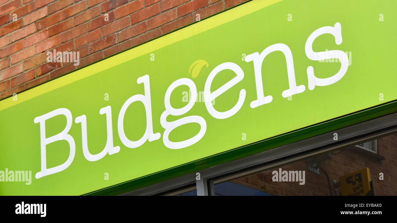 Supermarché Budgens food shopping store se connecter close up Essex England UK Banque D'Images