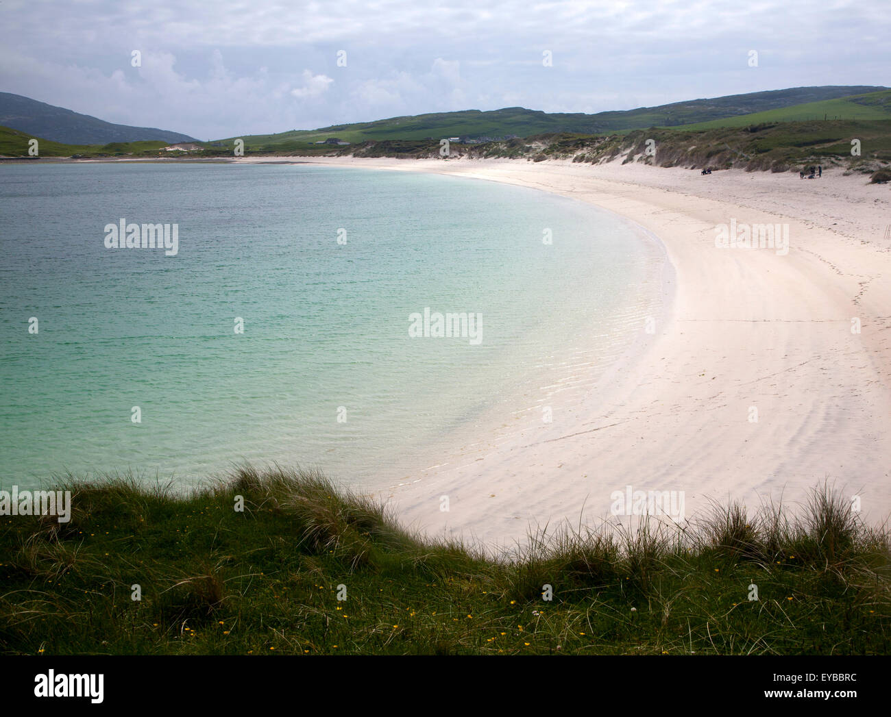 Plage de sable et mer aquamarine à Vatersay Bay, Barra, îles Hébrides, Ecosse, Royaume-Uni Banque D'Images