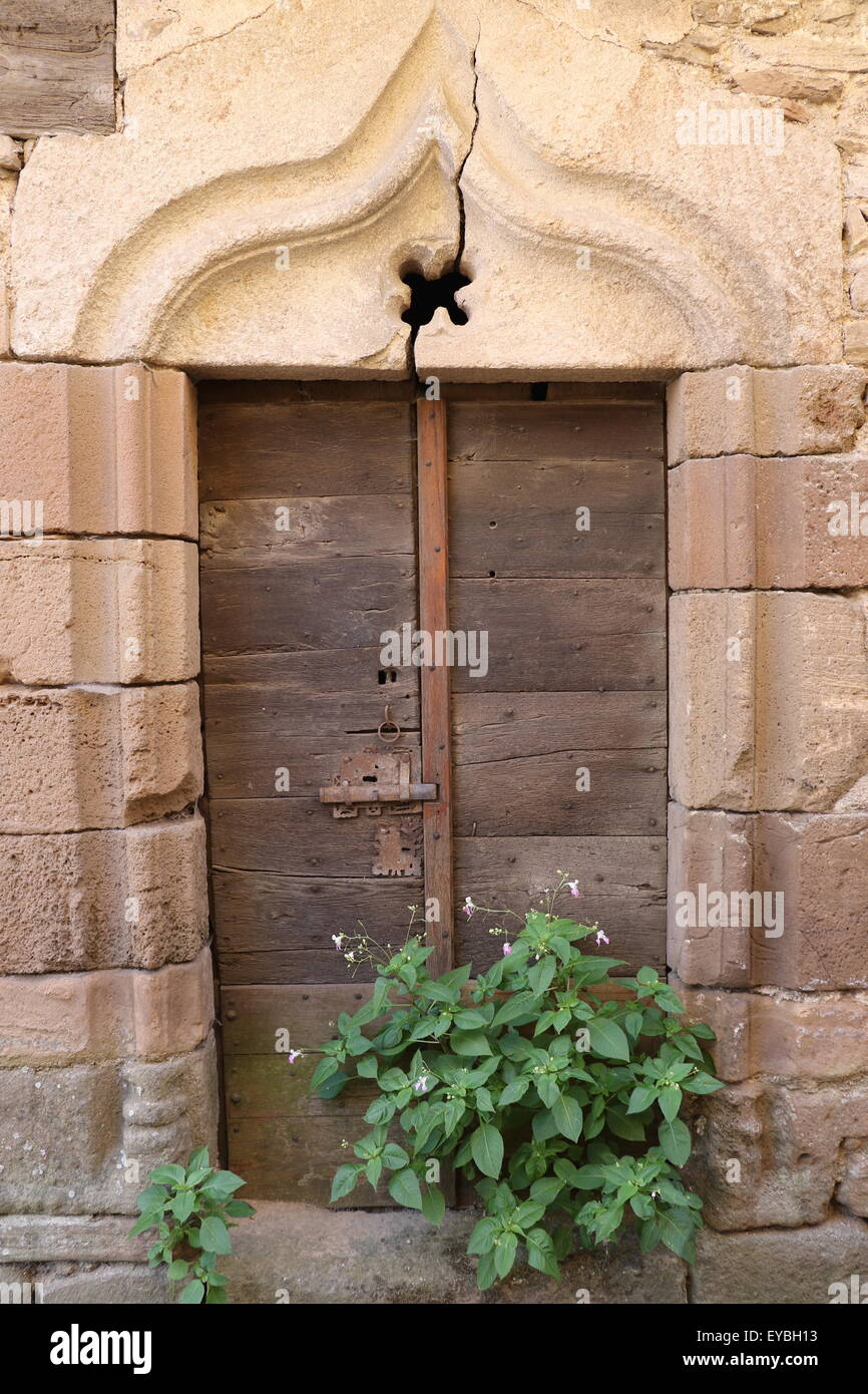 Vieille porte à Monestiés, France Banque D'Images