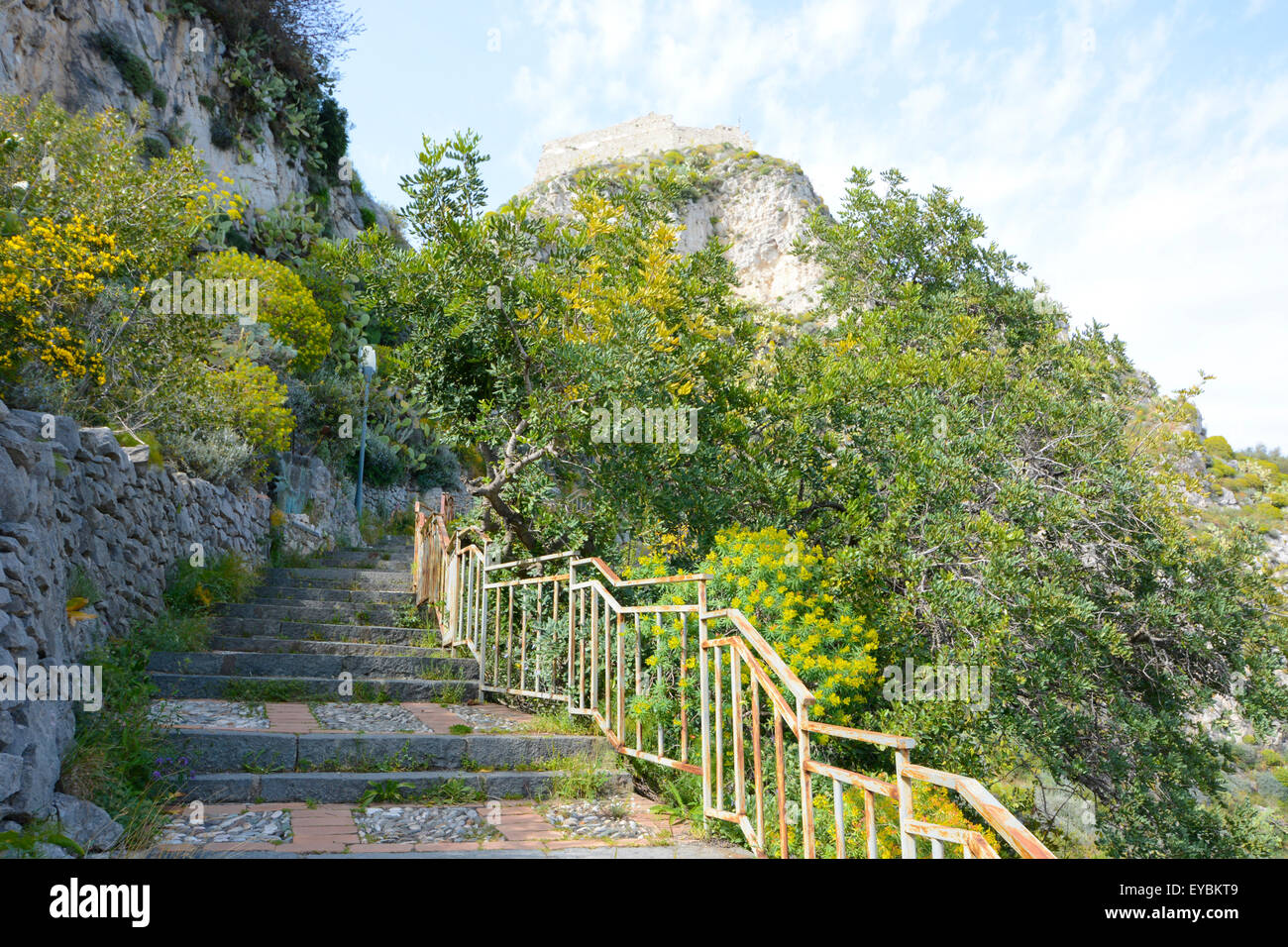 Le chemin d'Monte Tauro Taormina, en Sicile, Italie Banque D'Images