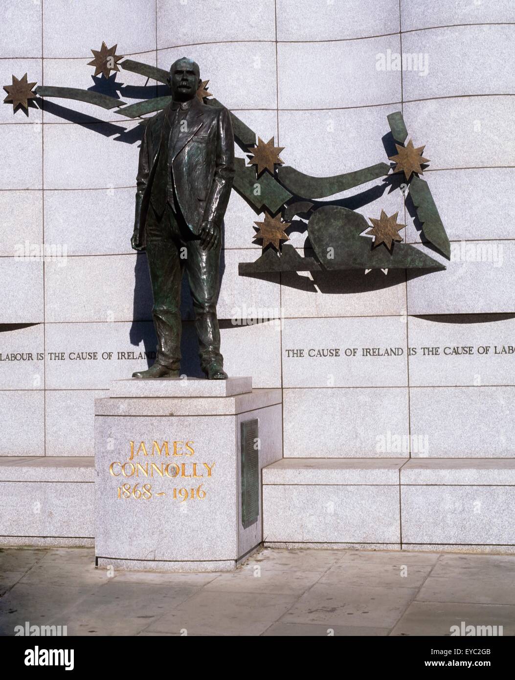 Statue de James Connolly, à l'extérieur de Liberty Hall, Dublin, Dublin, Irlande, fondateur du Parti travailliste irlandais Banque D'Images