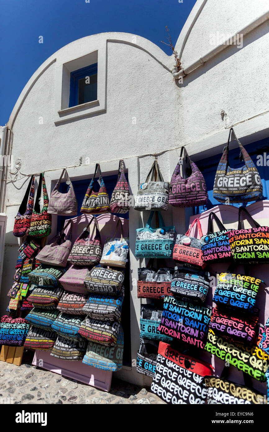 Fira Santorini Street Shop Grèce Boutique souvenirs habdBags Europe Banque D'Images
