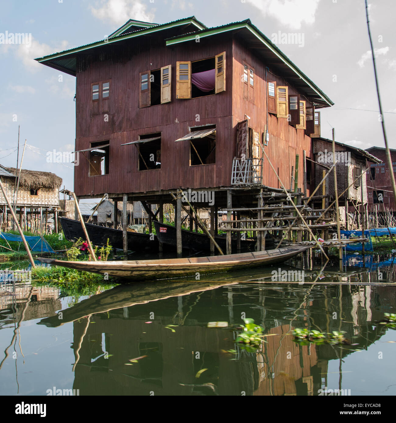 Maison sur pilotis, le lac Inle, l'État de Shan, Myanmar Banque D'Images