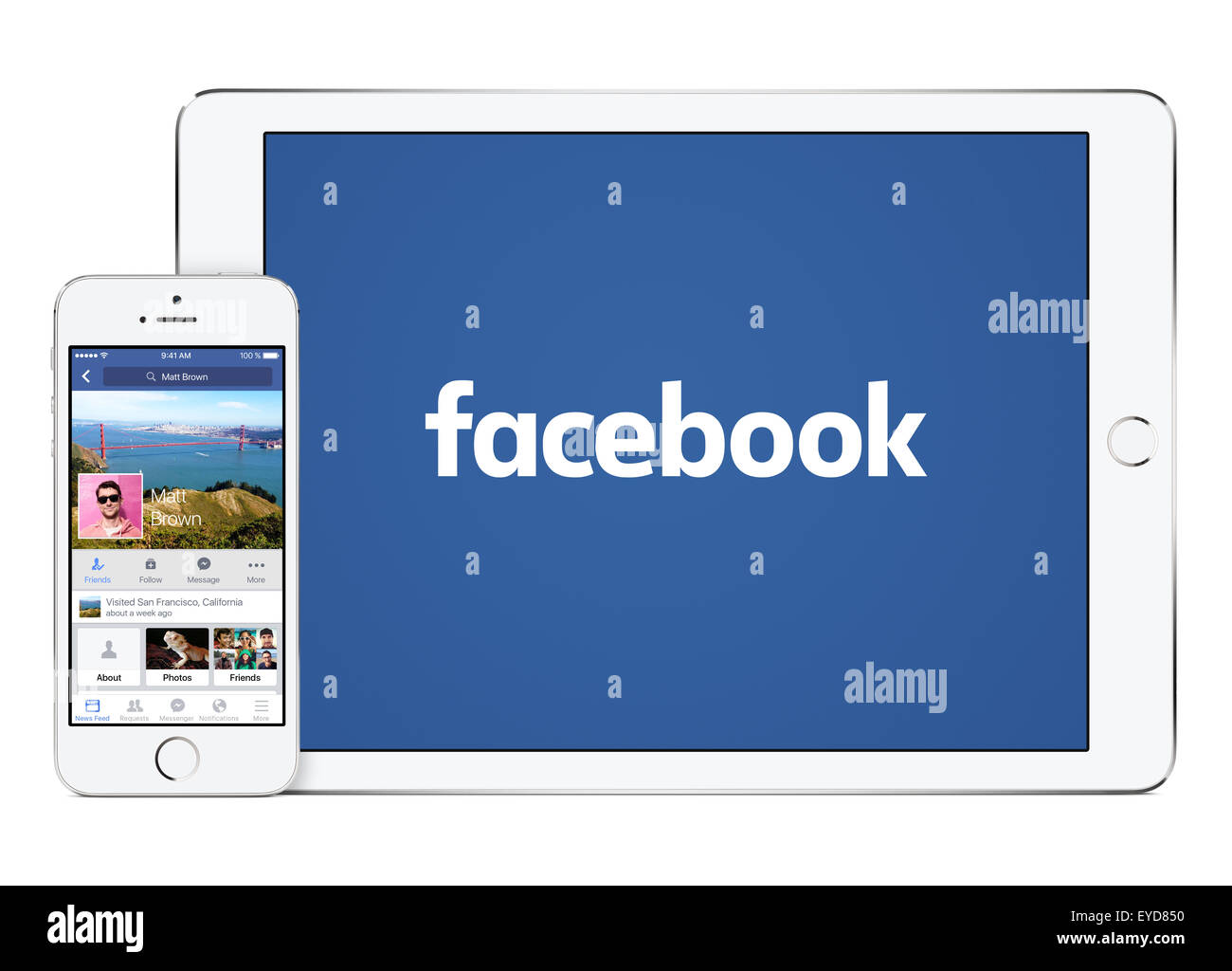 Varna, Bulgarie - Février 02, 2015 : application Facebook sur l'iPhone d'Apple 5s et facebook nouveau logo sur l'Apple iPad Air 2. Banque D'Images