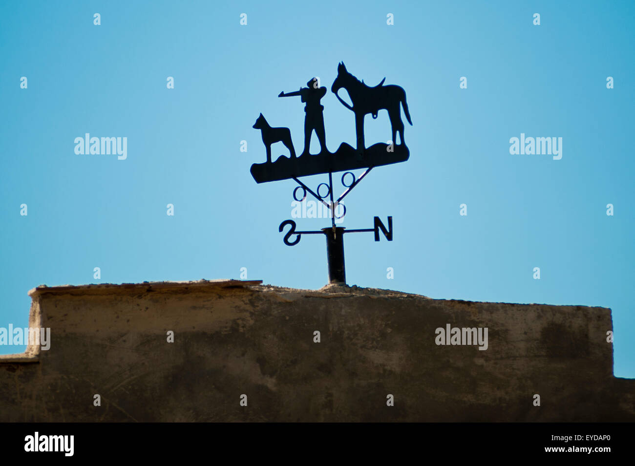 Silhouette d'un chasseur avec chien et cheval, Laguardia, Pays Basque, Espagne Banque D'Images