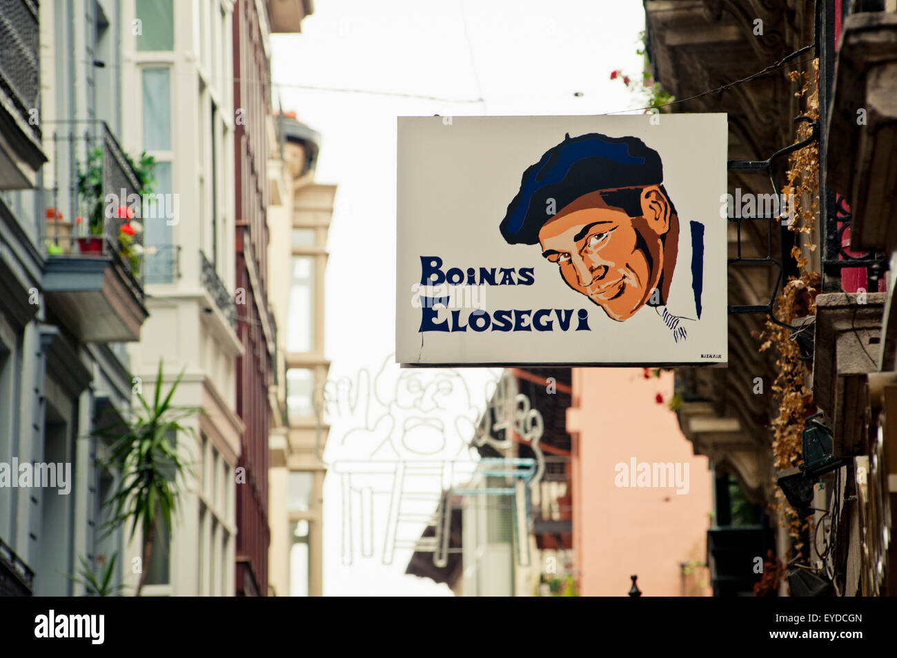 Chapeau traditionnel basque Boutique Sign dans le vieux quartier, Bilbao, Pays Basque, Espagne Banque D'Images