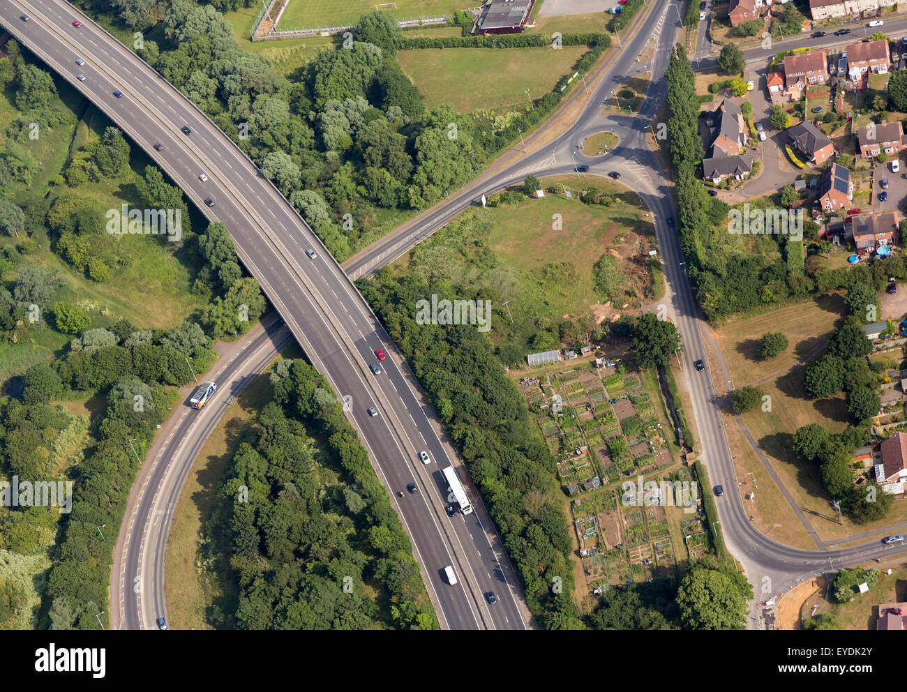 Photo aérienne de route à 4 voies / Route du passage inférieur au Royaume-Uni Banque D'Images
