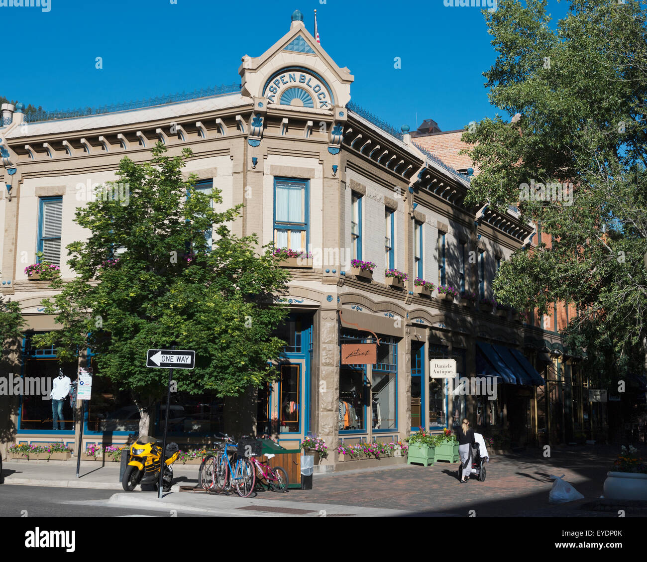 USA, quartier commerçant du centre-ville d'Aspen, Colorado Banque D'Images