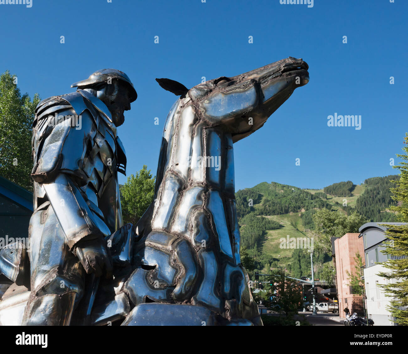 USA, Colorado, au centre-ville ; tremble, l'homme sur le cheval sculpture, l'art public, statue équestre Banque D'Images