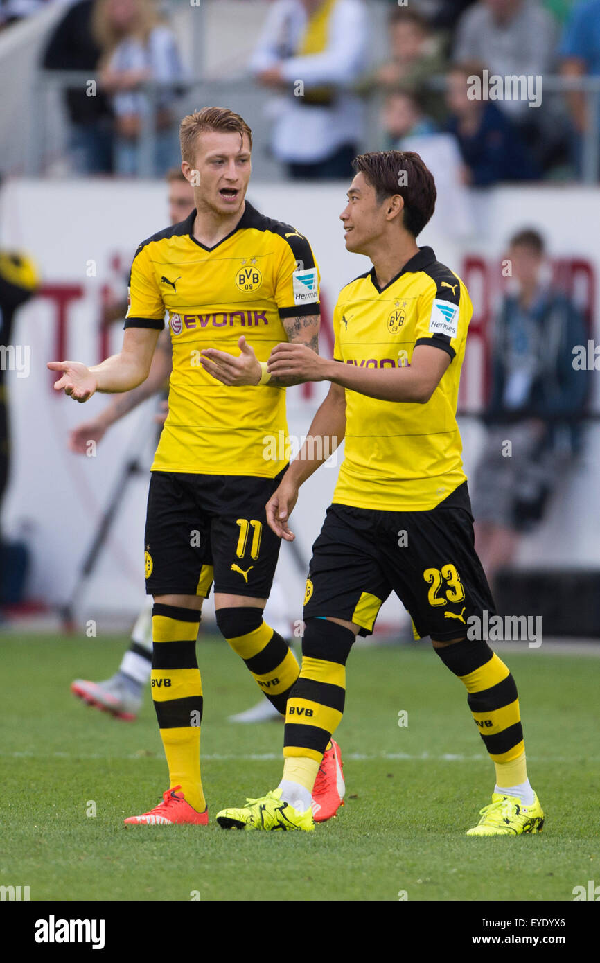Saint-gall, Suisse. Le 25 juillet, 2015. (L-R) Marco Reus, Shinji Kagawa (Dortmund) Football/soccer : pré-saison match amical entre la Juventus 2-0 Borussia Dortmund à l'AFG Arena de Saint-Gall, en Suisse . © Maurizio Borsari/AFLO/Alamy Live News Banque D'Images