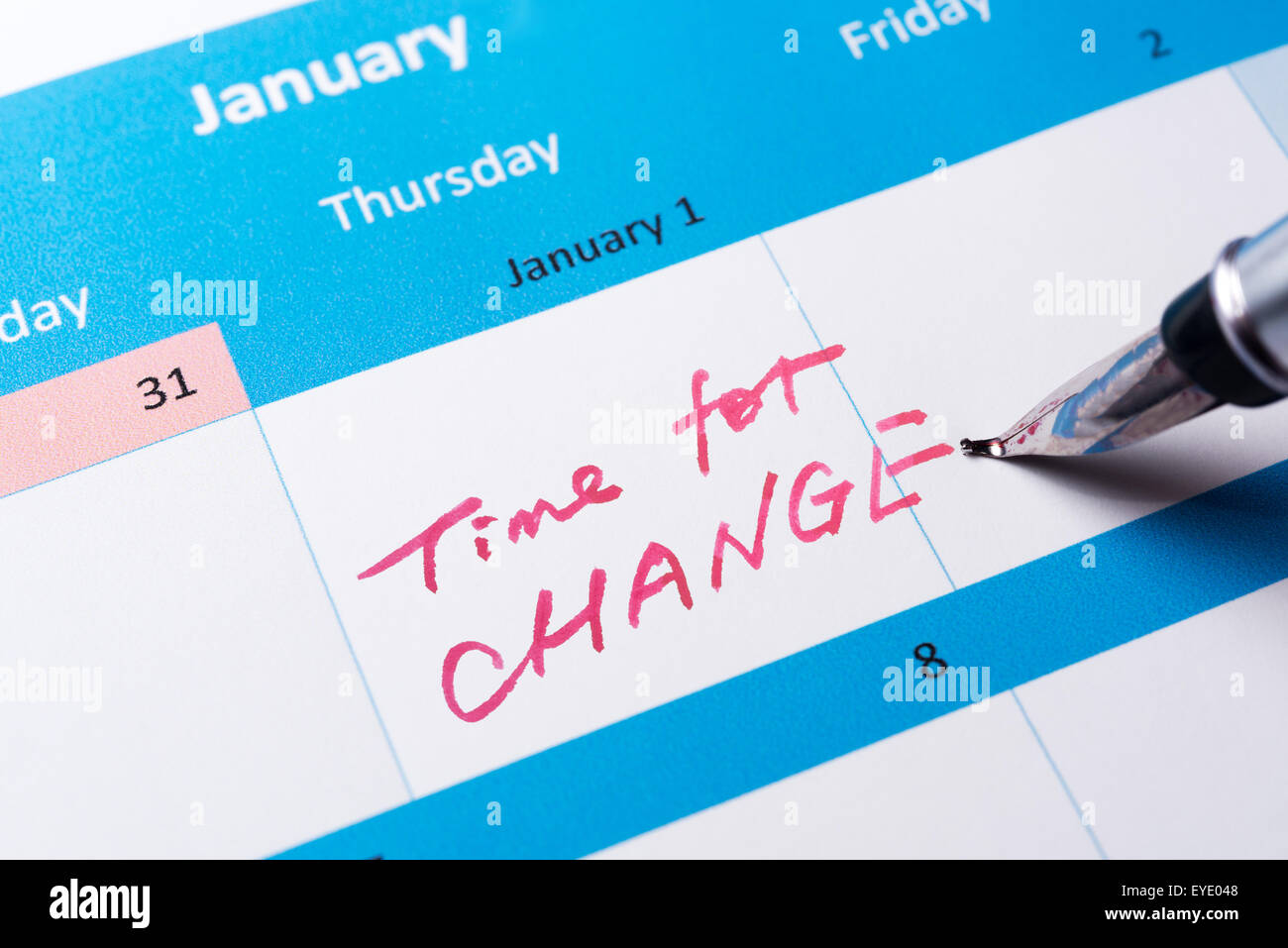 L'heure du changement inscrits sur le calendrier avec un stylo Banque D'Images