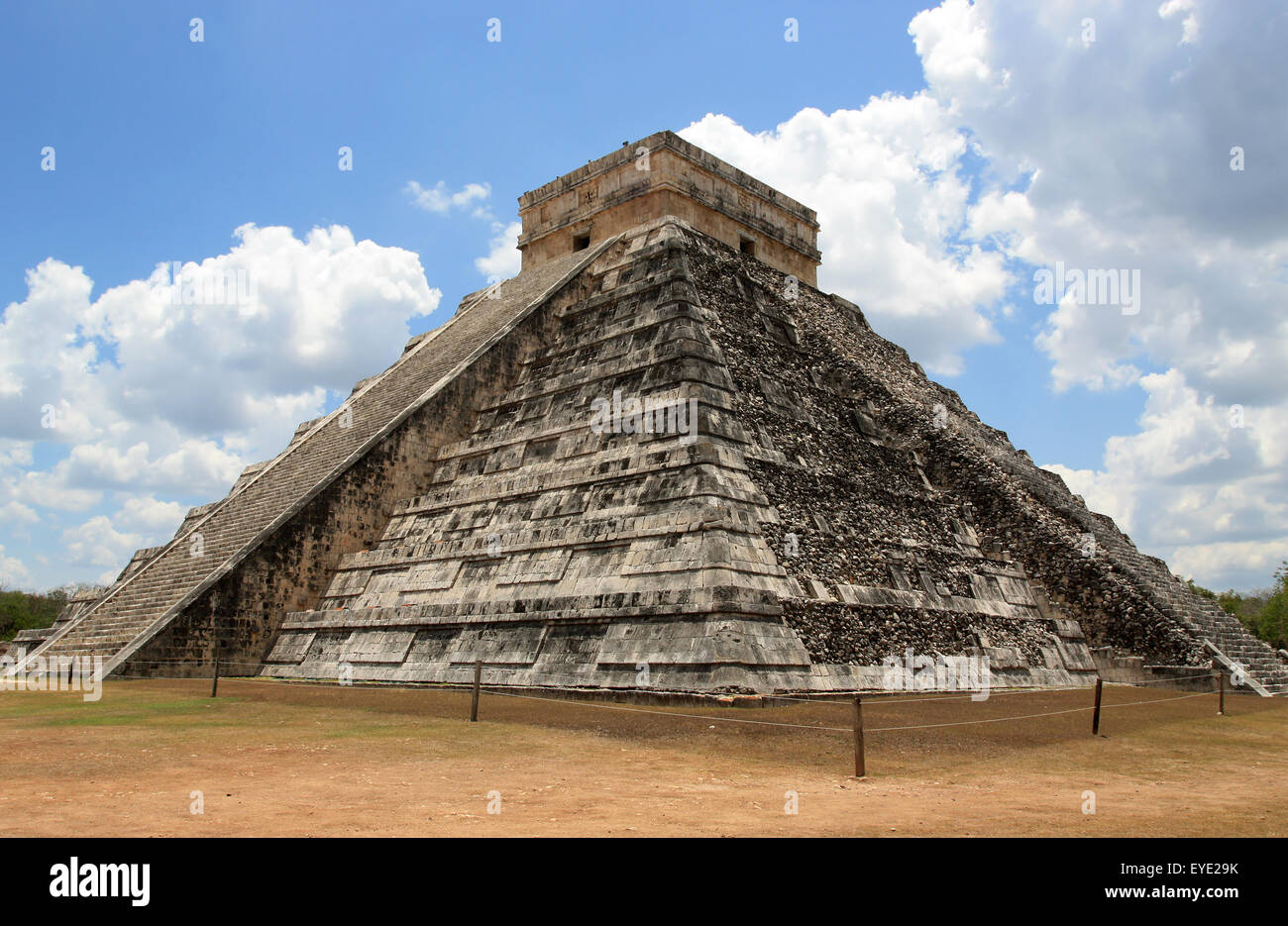 Pyramide Maya Kukulcan, Temple à Chichen Itza, Yucatan, Mexique Banque D'Images