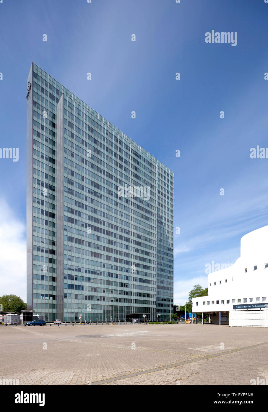 Dreischeibenhaus ou Thyssen building, office tower, Düsseldorf, Rhénanie du Nord-Westphalie, Allemagne, Banque D'Images