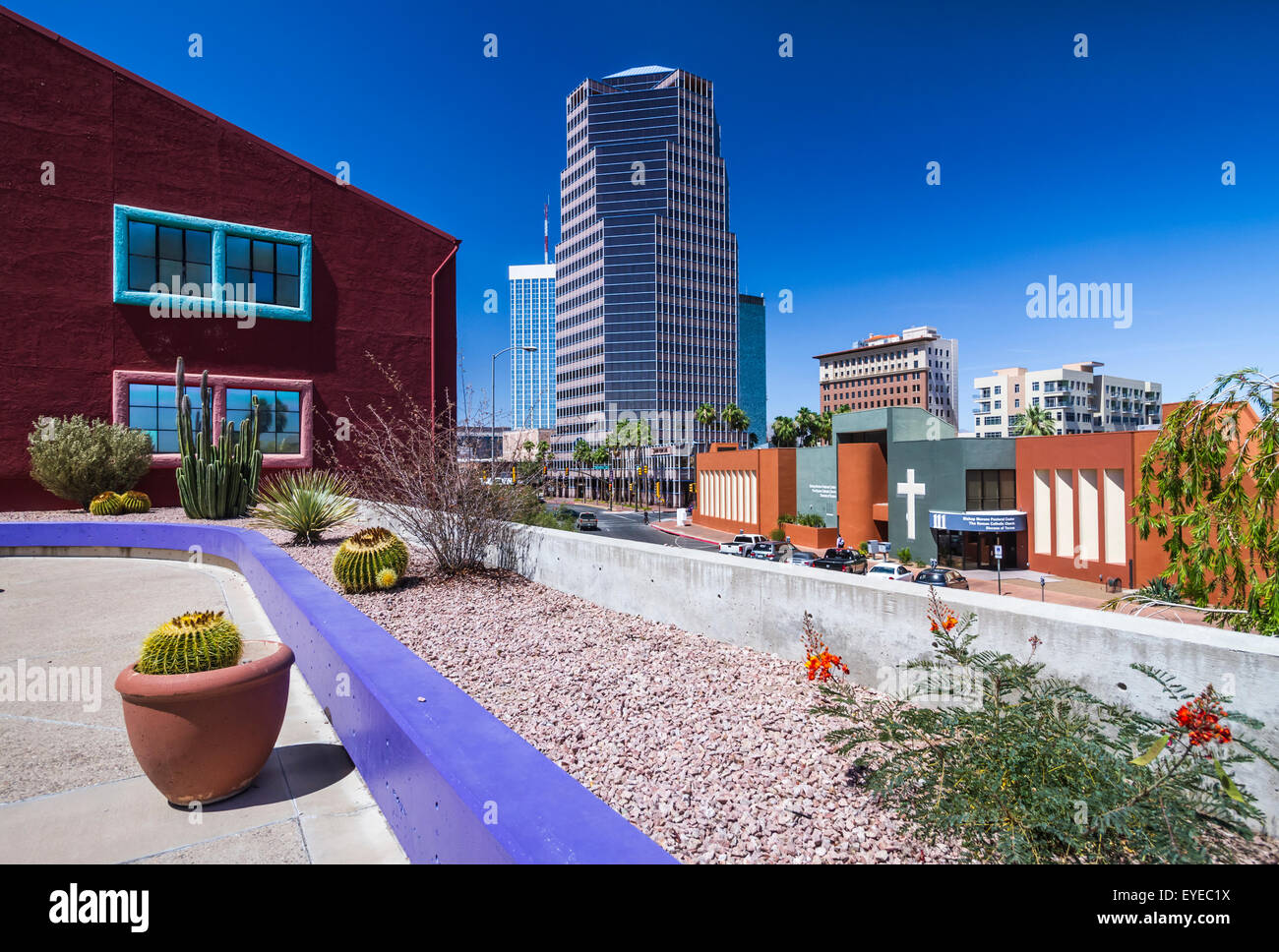 La colorée La Placita village complexe de bureaux dans le centre-ville de Tucson, Arizona, USA. Banque D'Images