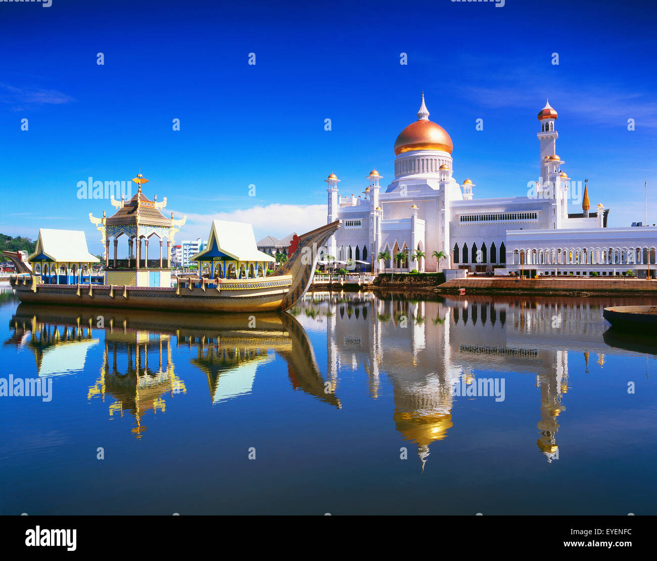 Sultan Omar Ali Saifuddien Mosque, Bandar Seri Begawan, Brunei Banque D'Images