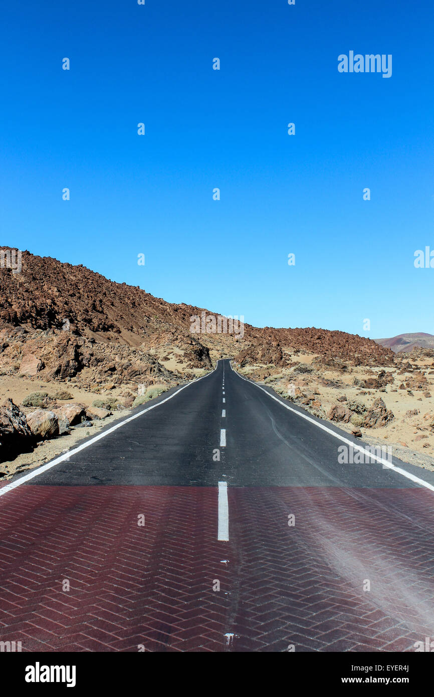 L'autoroute vide / route de désert paysage Banque D'Images