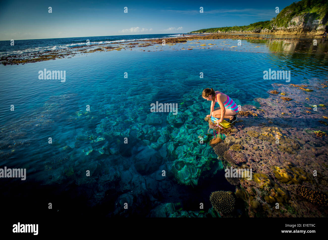 Explorer le récif de l'île de Niue qui sonne ; Niue Banque D'Images