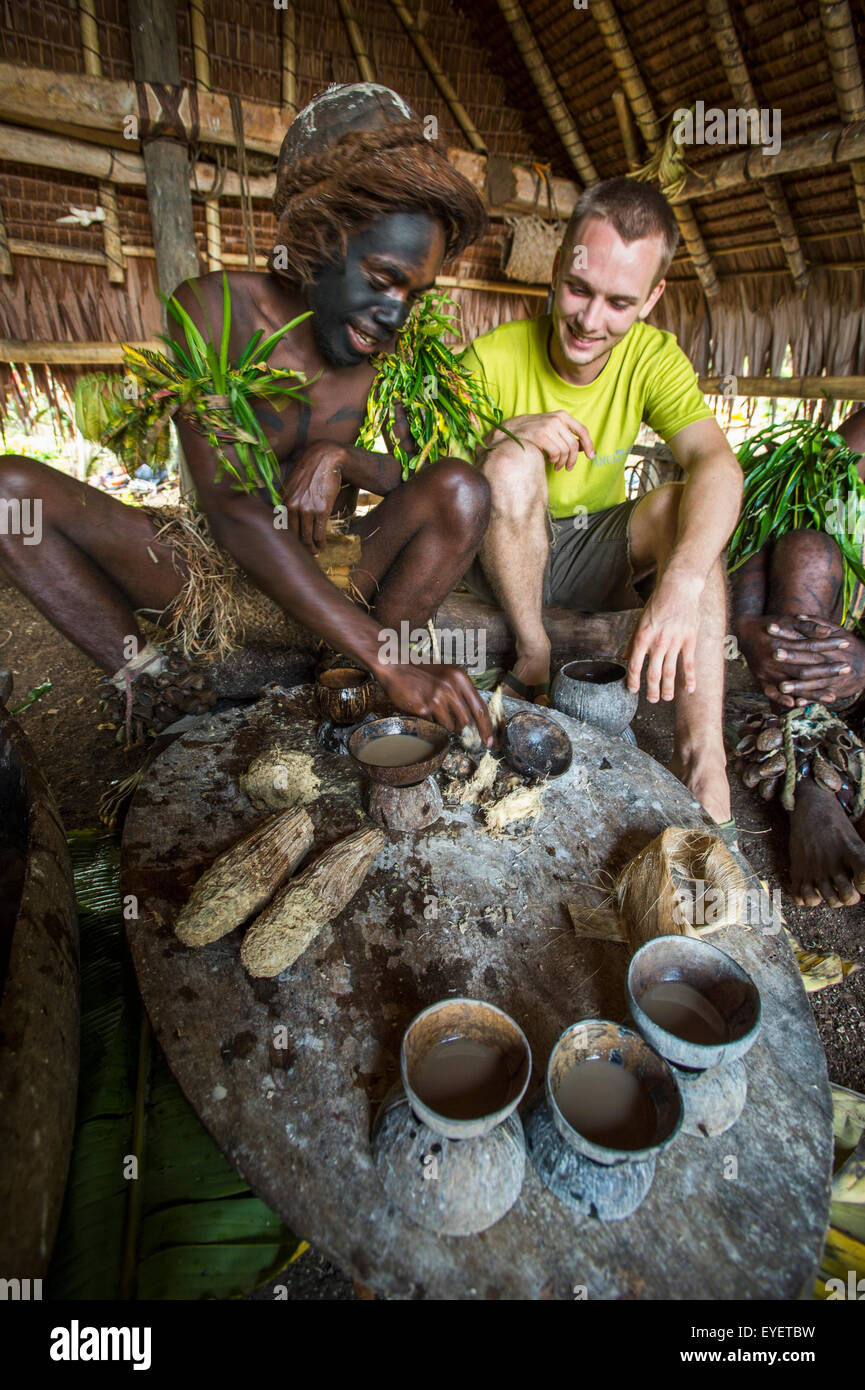 Décisions ; l'île de Tanna Kava, Vanuatu Banque D'Images
